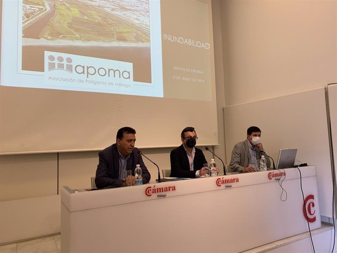 Rueda de prensa de dirigentes de Apoma ante los mapas de inundabilidad de la Junta de Andalucía