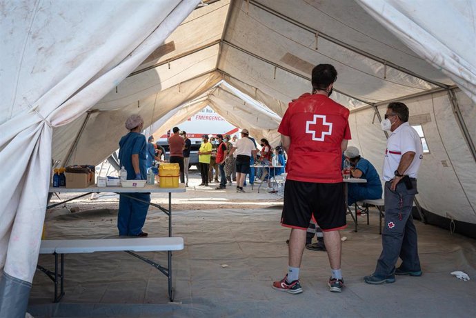 Un dispositivo de vacunación contra el Covid-19 para jornaleros, a cargo de Cáritas y Cruz Roja.