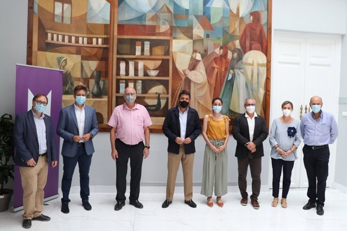 El presidente del PPCV, Carlos Mazón, se reúne con colegios profesionales sanitarios