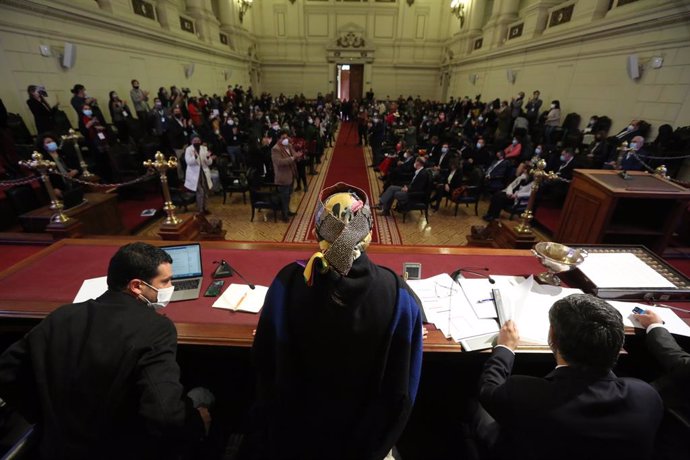 07 July 2021, Chile, Santiago: Elisa Loncon, indigenous woman from the Mapuche people who was elected president of the Constituent Assembly, leads a meeting of delegates at the former Senate headquarters at the start of the Constitutional Convention. Ph