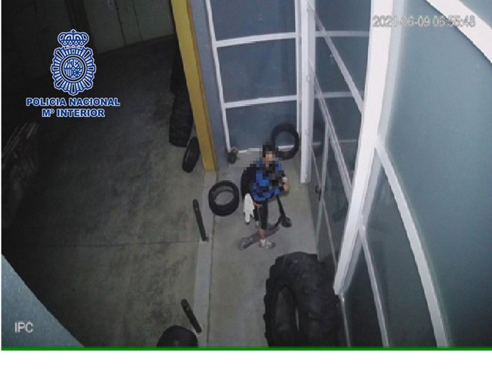 La Policía Nacional detiene a un varón  por un Robo con Fuerza en un Club Deportivo del Polígono de Cantabria