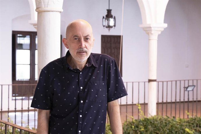 El crítico de cine Miguel Olid durante la celebración de la XIX edición de los Cursos de Verano de la UPO en Carmona (Sevilla)