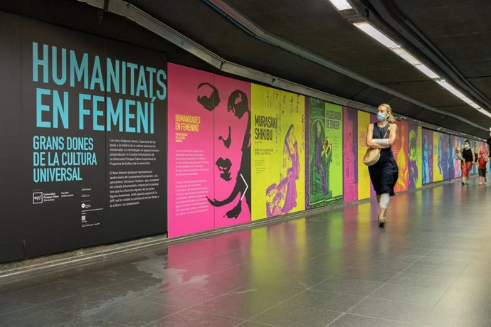 Mural sobre dones clebres de la cultura universal a l'estació Ciutadella/ Vila Olímpica de l'L4 del Metro de Barcelona