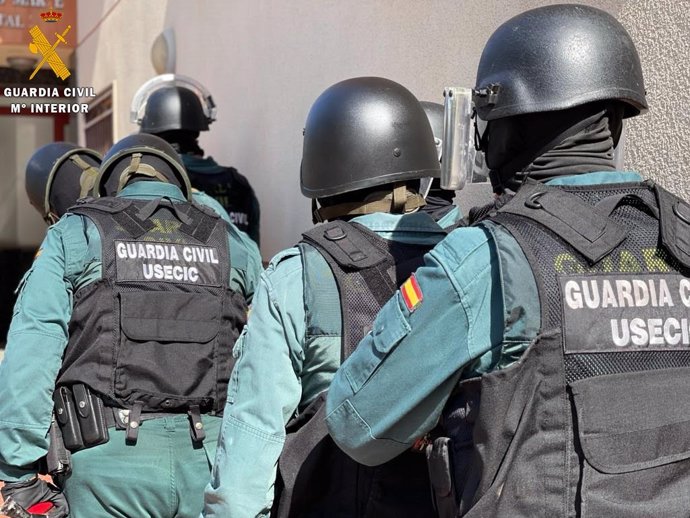 Agentes preparados para intervenir en Almería