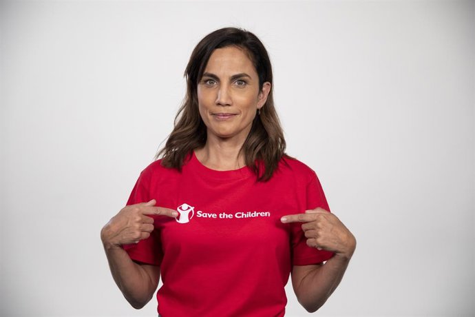 Toni Acosta colabora en la campaña de desnutrición y cambio climático de Save the Children.