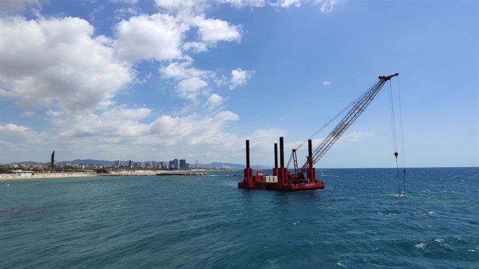 Barcelona refuerza el Dic de Recer del Port Olímpic con 2.000 bloques de hormigón