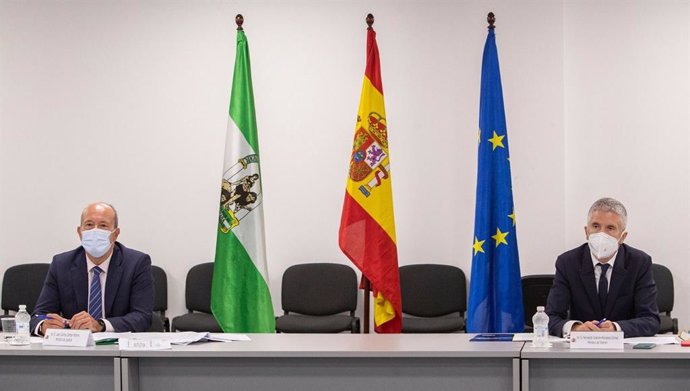 Los ministros de Justicia y de Interior, Juan Carlos Campo y Fernando Grande-Marlaska, durante la rueda de prensa ofrecida en Algeciras.