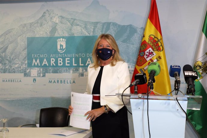 Archivo - La alcaldesa de Marbella, Ángeles Muñoz, en rueda de prensa