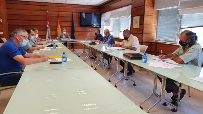 Reunión de las OPAs, la cooperativas agrarias y la Consejería de Agricultura para tratar la nueva PAC.