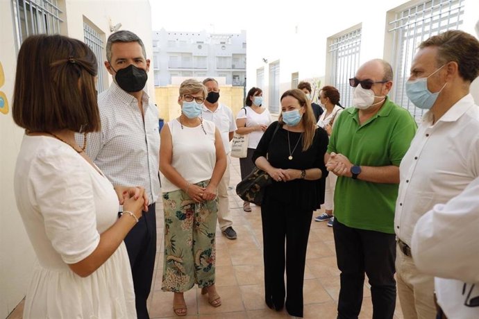 De la Encina en Rota visitando el programa de Afanas