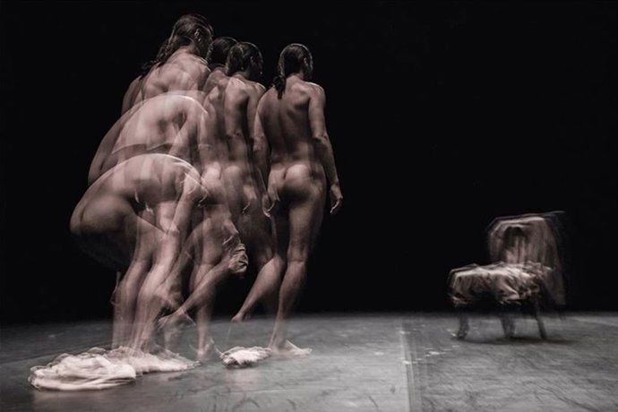Imagen de la pieza de Marcat Dance 'Wooden Bones (2016)', antecedente de 'Huesos de madera'