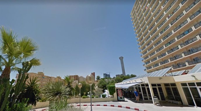 Archivo - Imagen exterior de un hotel en Benidorm (Alicante)