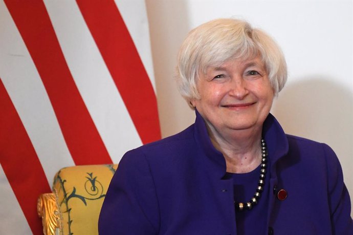 Archivo - 04 June 2021, United Kingdom, London: US Treasury Secretary Janet Yellen poses ahead of her meeting with German Finance Minister Olaf Scholz (not in picture) as finance ministers from across the G7 nations meet at Lancaster House in London ahe