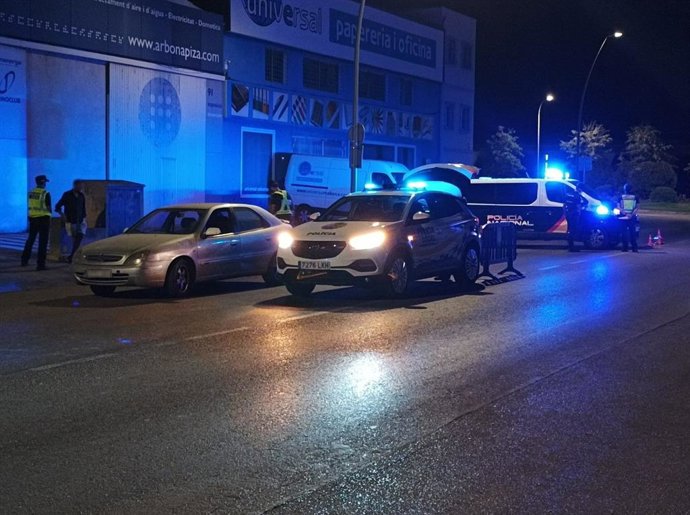 Dispositivo antibotellón de la Policía Local de Palma y la Policía Nacional.