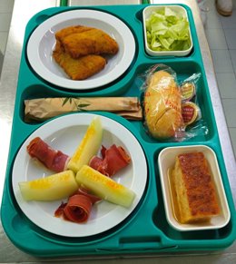 El Hospital de Linares (Jaén) ofrece menús veraniegos a los pacientes ingresados