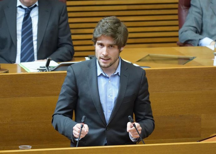 Archivo - El portavoz de Empleo del PP en Les Corts Valencianes, Juan Carlos Caballero.