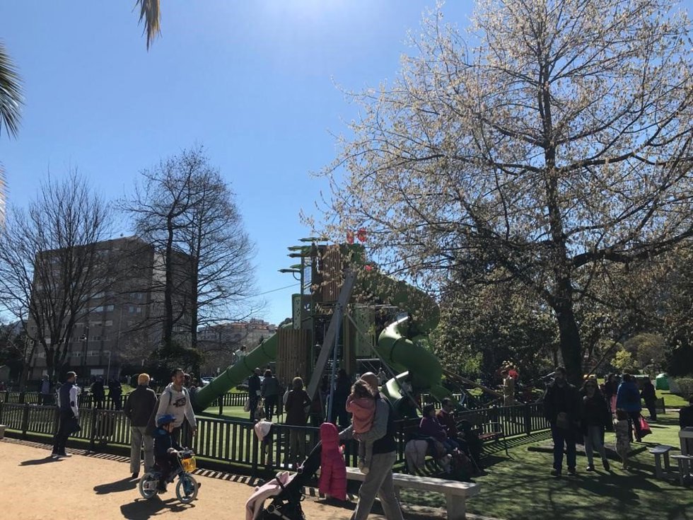 Archivo - Parque infantil, maternidad, paternidad, niños, juegos infantiles, demografía, natalidad