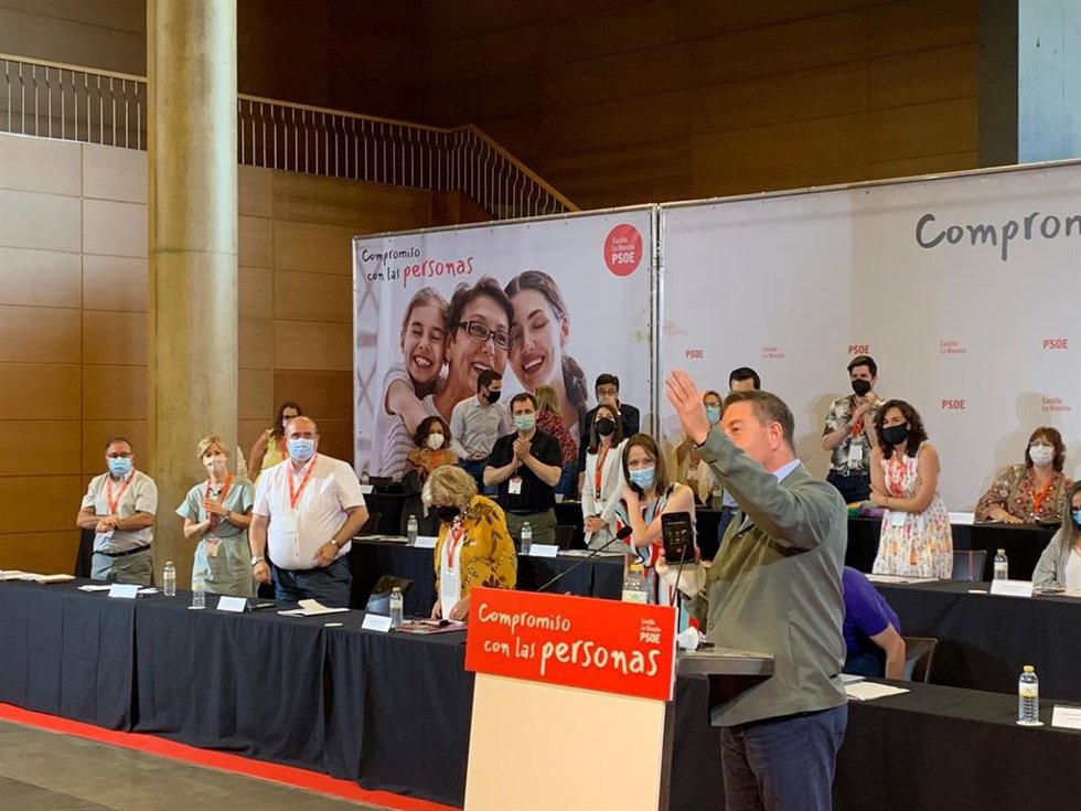 Ovación en el Comité Regional del PSOE de C-LM por el nombramiento de Isabel Rodríguez como ministra de Política Territorial y portavoz del Gobierno de España