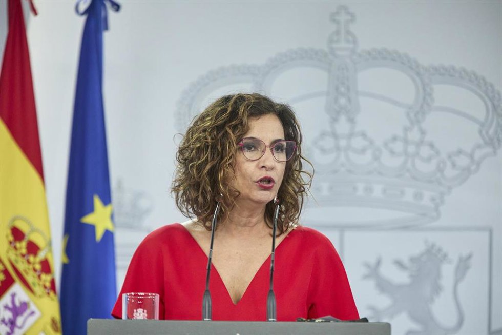 La ministra portavoz del Gobierno y ministra de Hacienda, María Jesús Montero, durante la rueda de prensa posterior a la reunión entre la presidenta de la Comunidad de Madrid y el presidente del Gobierno. La reunión entre la presidenta madrileña y el je
