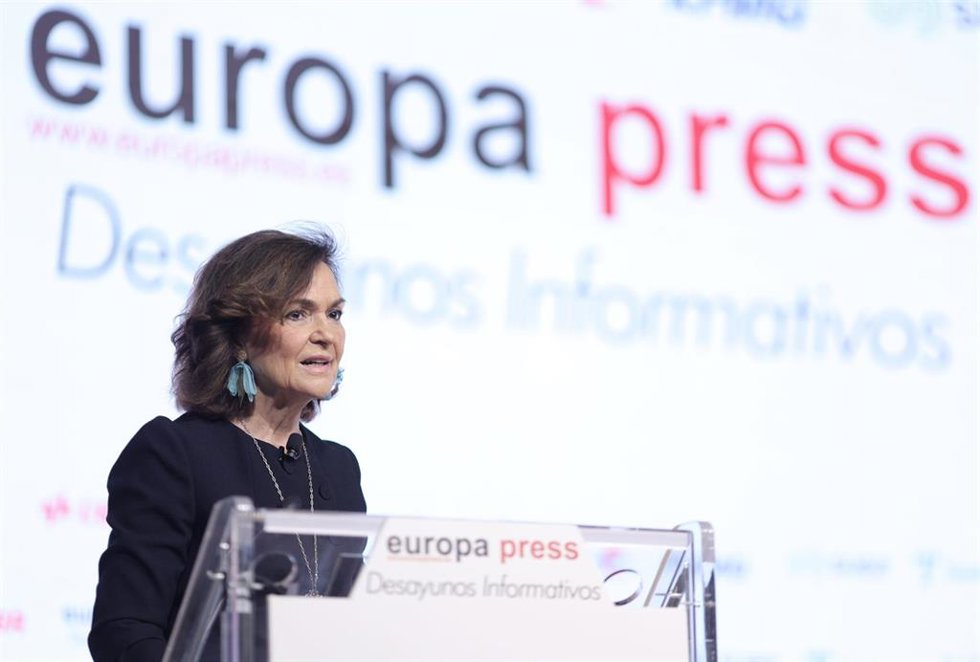 La vicepresidenta primera del Gobierno y ministra de la Presidencia, Relaciones con las Cortes y Memoria Democrática, Carmen Calvo, interviene en un Desayuno Informativo de Europa Press, a 8 de julio de 2021, en Madrid, (España).