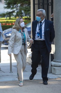 La vicepresidenta segunda y ministra de Asuntos Económicos y Transformación Digital, Nadia Calviño, y el director general de DigitalEs, Víctor Calvo-Sotelo a su llegada a la inauguración de DigitalES Summit 2021, a 7 de julio de 2021.