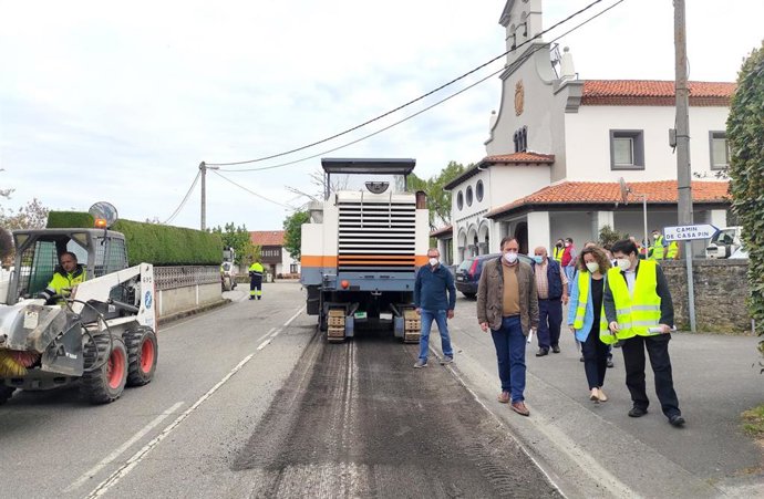 Archivo - Obras en la carretera de Quintueles, Villaviciosa