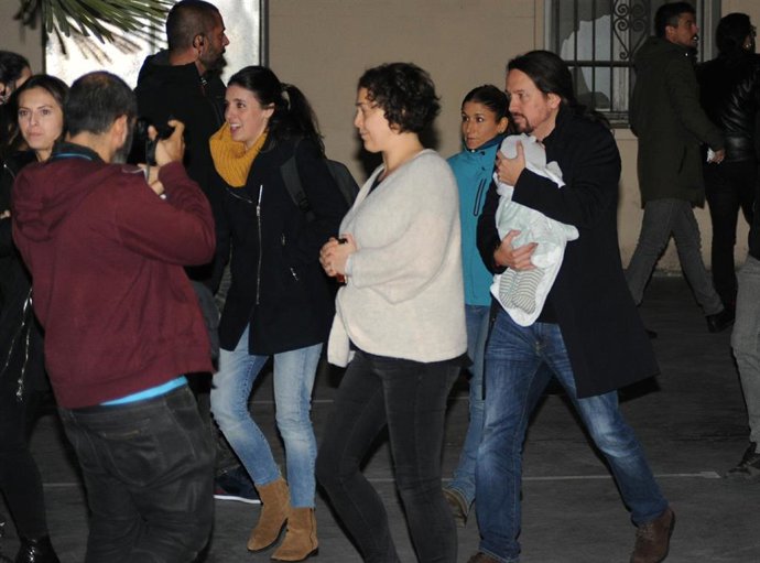 Archivo - (I-D) La número dos de Unidas Podemos al Congreso por Madrid, Irene Montero; la candidata de Unidas Podemos al Congreso por Toledo, Teresa Arévalo y el secretario general de Unidas Podemos y  candidato del partido a la Presidencia del Gobierno