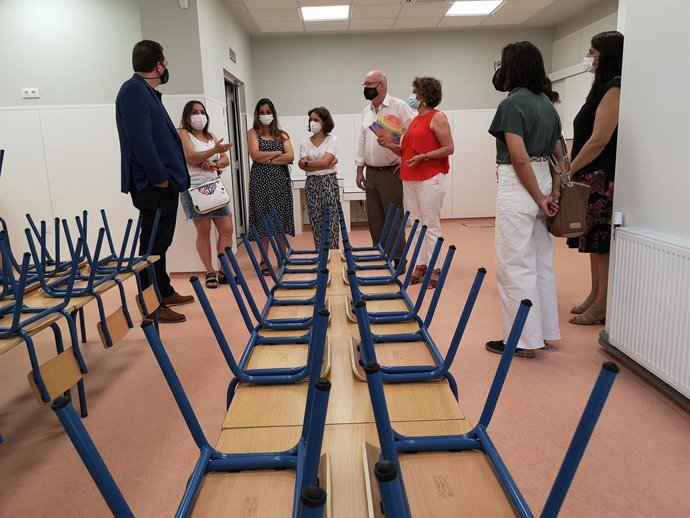 Castaño y Barrionuevo visitan las obras del comedor en el CEIP Ruiz Picasso