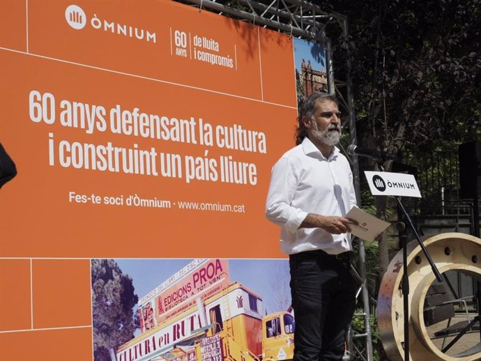 El presidente de mnium, Jordi Cuixart, en la inauguración de la exposición con motivo del 60 aniversario de la entidad.