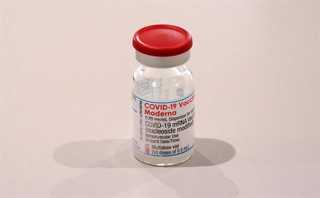Una dosis de la vacuna contra la COVID-19 de Moderna