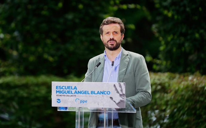 El presidente del PP, Pablo Casado, durante la clausura de la Escuela de Verano Miguel Ángel Blanco, en Ermua (Vizcaya).