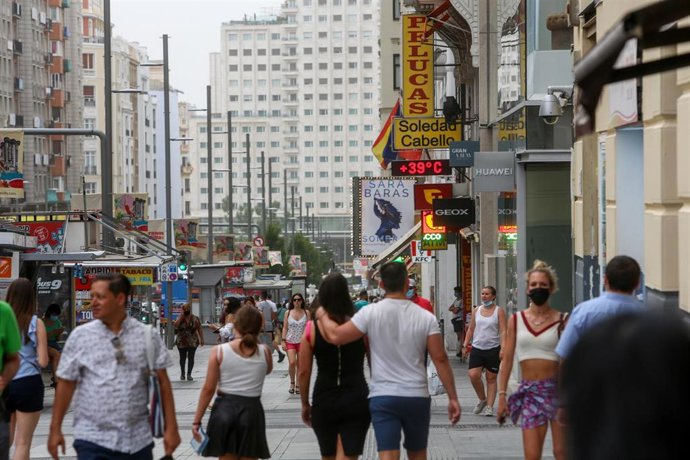 Un termómetro en el centro de Madrid marca una temperatura de 41 grados centígrados, a 11 de julio de 2021, en Madrid (España)