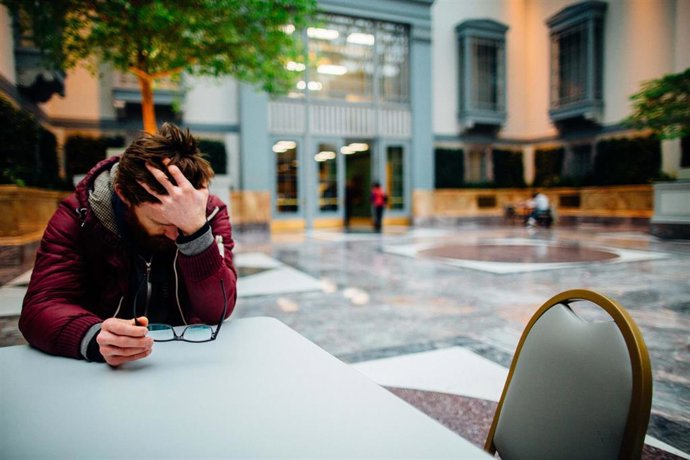 Un estudio de la UGR confirma que la desigualdad económica aumenta la ansiedad de las personas por mejorar su estatus