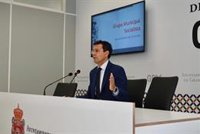 Cuenca (PSOE) confía en perfilar el nuevo gobierno local de Granada esta semana con la premisa de "dar estabilidad"