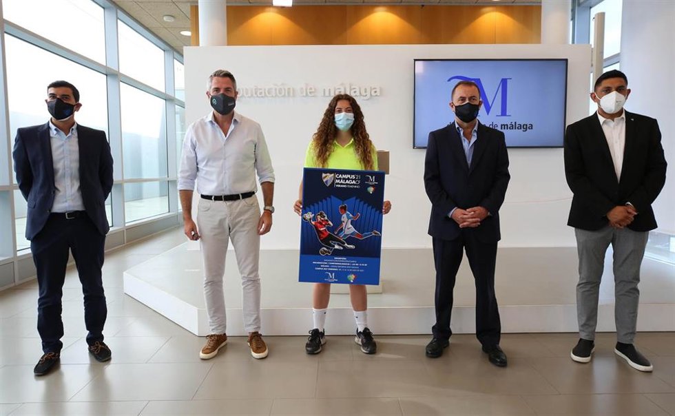 La Diputación de Málaga impulsa que 15 niñas asistan al III Campus del Málaga Club de Fútbol femenino