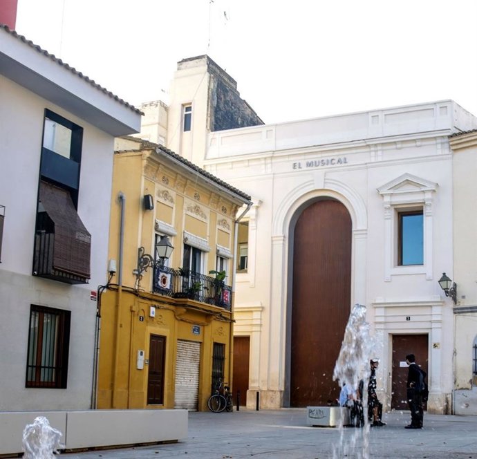 Fachada del TEM