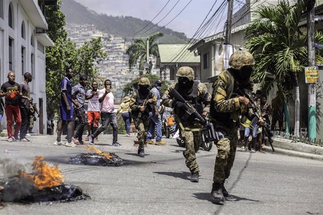Militares en las calles de Puerto Príncipe, Haití, tras el asesinato del presidente Jovenel Moise