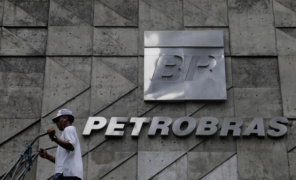 Petrobras sells 62.5% of a production field in Brazil to 3R Petroleum for 90 million euros