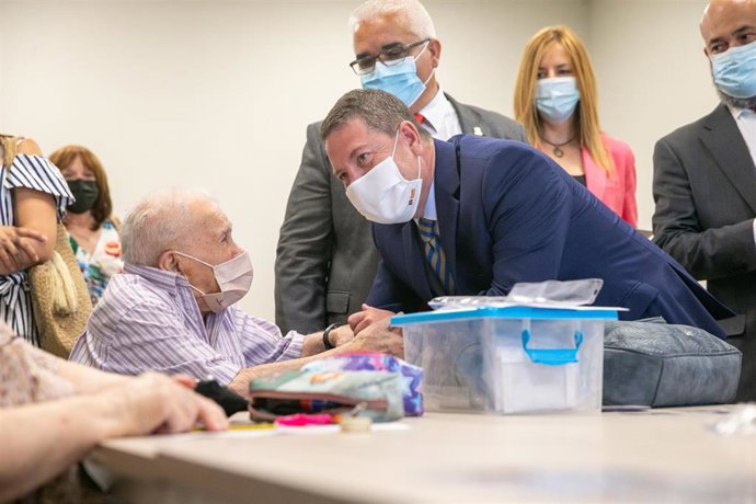 El presidente de Castilla-La Mancha, Emiliano García-Page, inaugura, en Pedro Muñoz (Ciudad Real), la residencia de mayores Cuna del Mayo.