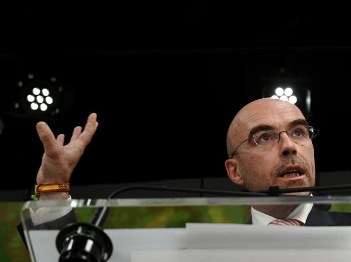 El vicepresidente Primero de Acción Política y eurodiputado de VOX, Jorge Buxadé, interviene en una rueda de prensa del Comité de Acción Política de Vox, a 21 de junio de 2021, en la Sede Nacional de Vox, Madrid, (España). Tras la aprobación de la medid