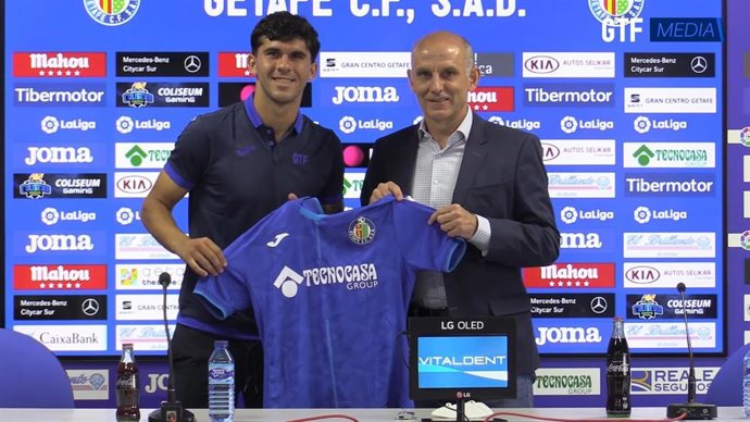 Presentación del nuevo jugador del Getafe CF Carles Aleñá