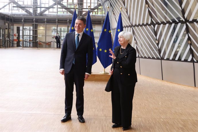 From left to right: Paschal DONOHOE (Minister for Finance of Ireland and President of the Eurogroup), Janet YELLEN (US Treasury Secretary)