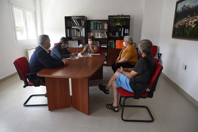 El presidente de la Diputación de Granada, José Entrena, visita Beas de Guadix