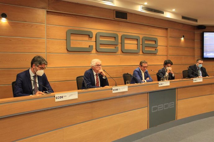 Cofides se reúne con CEOE y Cepyme para dar a conocer el funcionamiento del Fondo de recapitalización de empresas afectadas por el Covid19