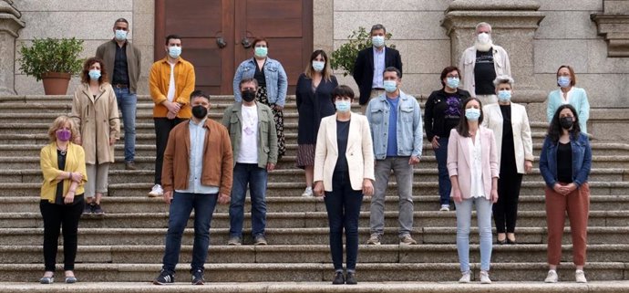 La líder del BNG, Ana Pontón, junto a los integrantes del grupo parlamentario del Bloque