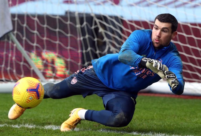 Archivo - 06 February 2021, United Arab Emirates, Birmingham: Arsenal goalkeeper Mathew Ryan warms up prior to the start of the English Premier League soccer match between Aston Villa and Arsenal at Villa Park. Photo: Nick Potts/PA Wire/dpa