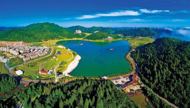 Nantian Lake tourist resort in Fengdu County