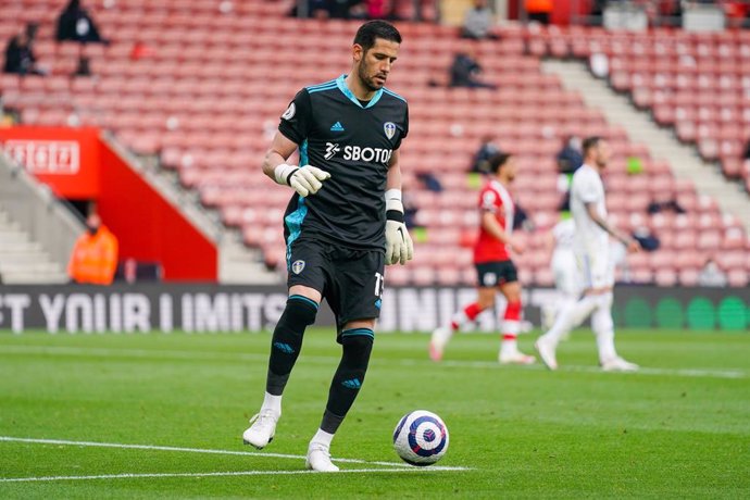 Archivo - Leeds United goalkeeper Kiko Casilla during the English championship Premier League football match between Southampton and Leeds United on May 18, 2021 at the St Mary's Stadium in Southampton, England - Photo Malcolm Bryce / ProSportsImages / 