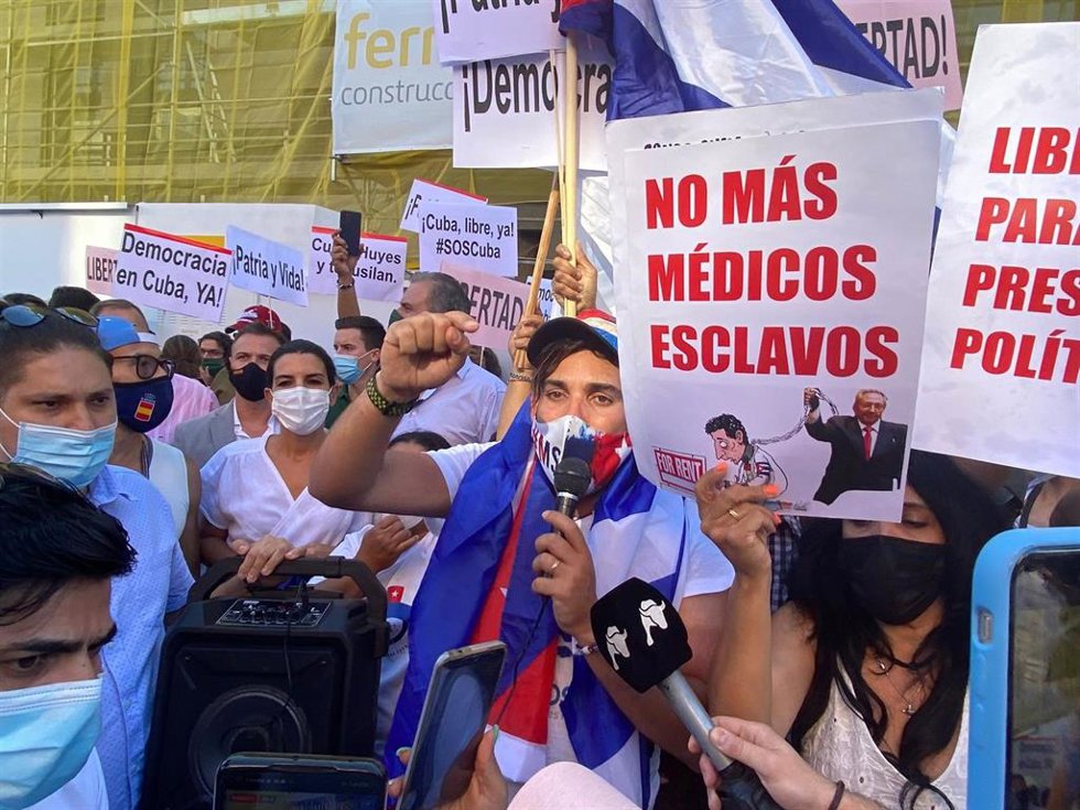 Manifestantes contra el régimen cubano de Castro se han reunido este jueves para reclamar un país "libre de comunistas" y visibilizar la "masacre" que se está produciendo con las últimas protestas en Cuba