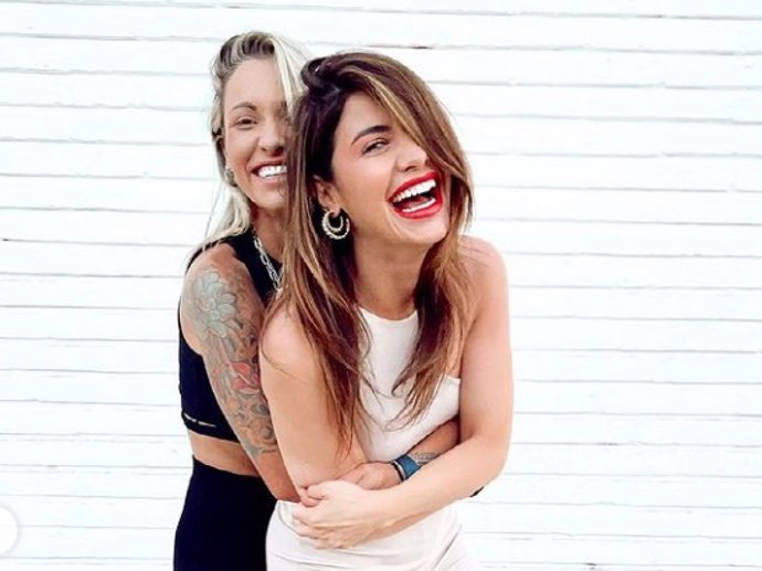 Ares Teixidó y Bruna Bravo presumen de su felicidad en redes sociales